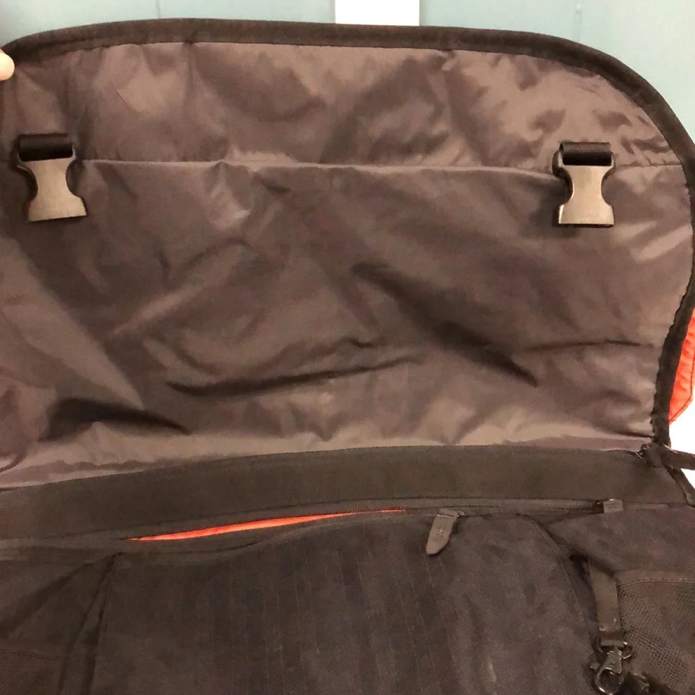 Nike messenger bag‎ 12” x 12” x 6” laptop bag *read